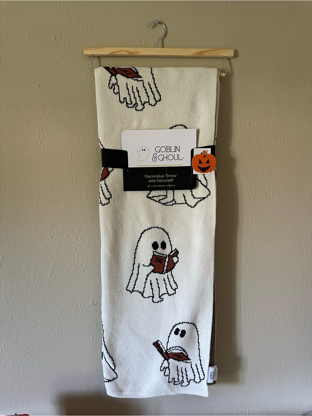 Goblin & Ghoul Reading Ghost  Knit Throw Blanket 50x70 Halloween Cream